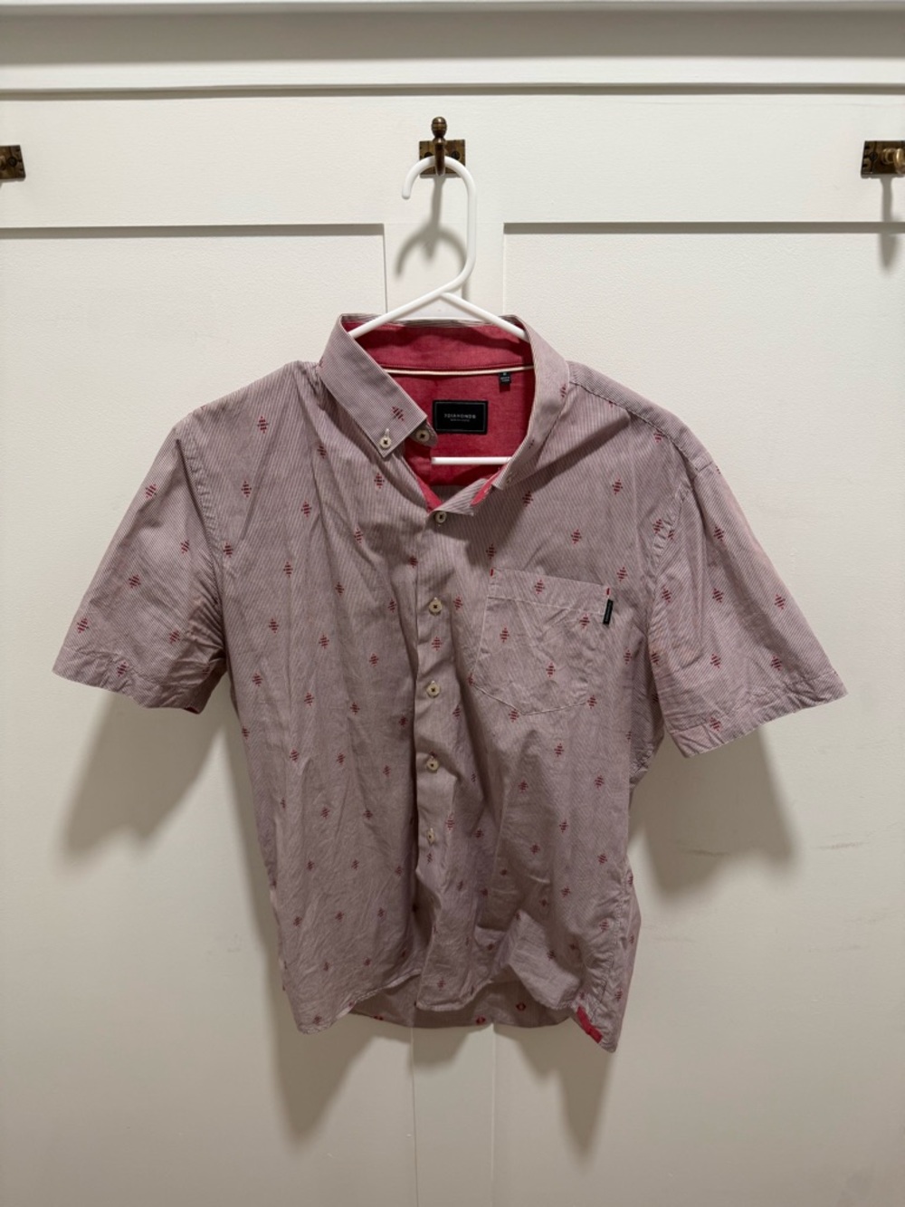 7 Diamonds Short-Sleeve Red/White Patterned Button-Down Shirt